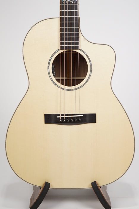 Huss and Dalton CM Cutaway