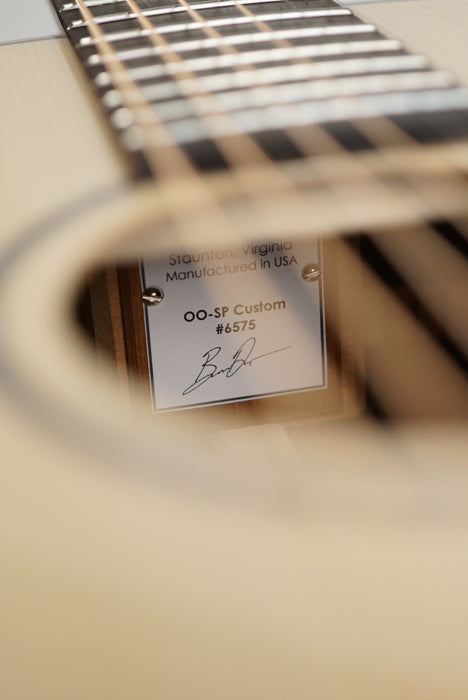 Huss and Dalton 00-SP 12-Fret Custom Slot Head Pyramid Bridge