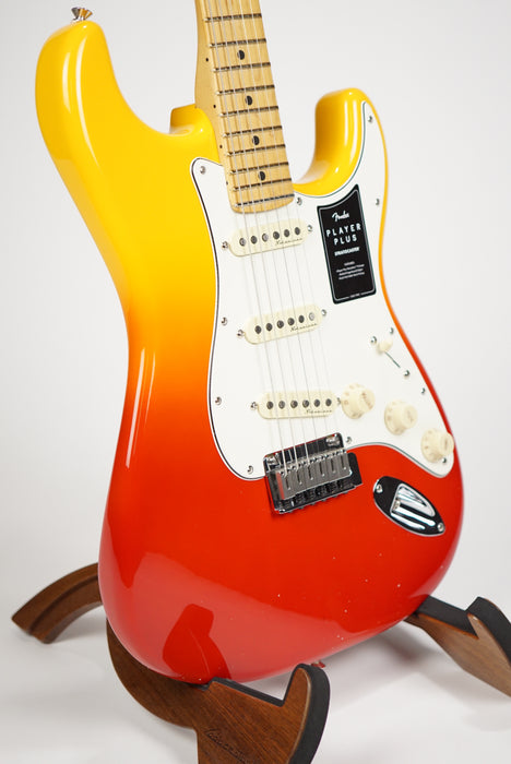 Fender  PLAYER PLUS STRATOCASTER®  Maple Fingerboard, Tequila Sunrise