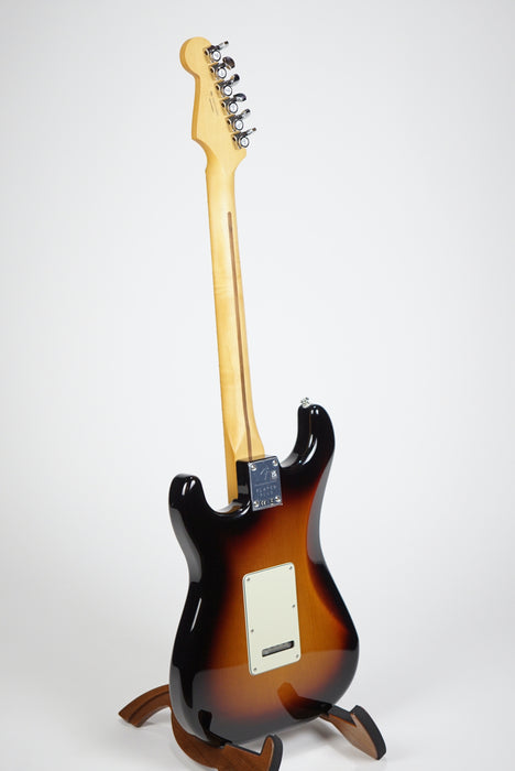 Fender Player Plus Stratocaster®, Maple Fingerboard, 3-Color Sunburst