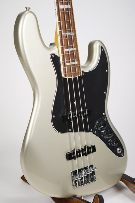 2019 Fender Vintera® '70s Jazz Bass®, Pau Ferro Fingerboard, Inca Silver